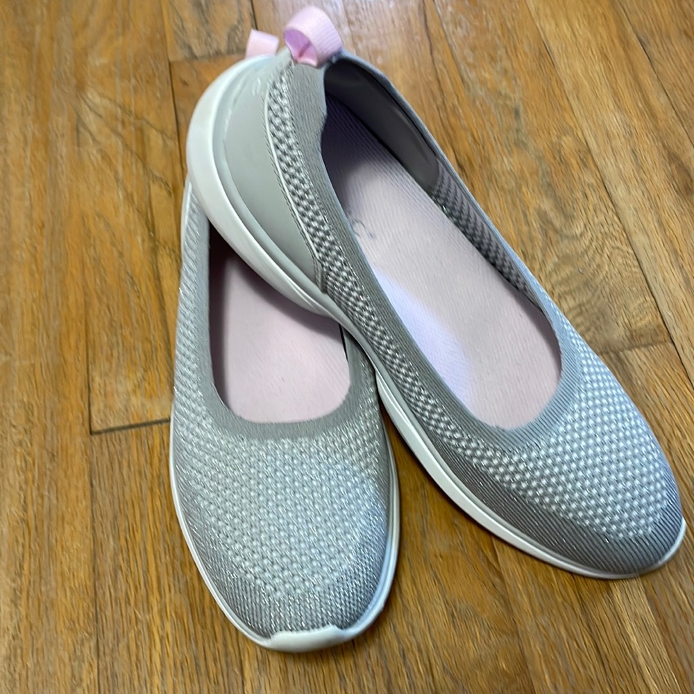 Vionic women’s size 8 shoes